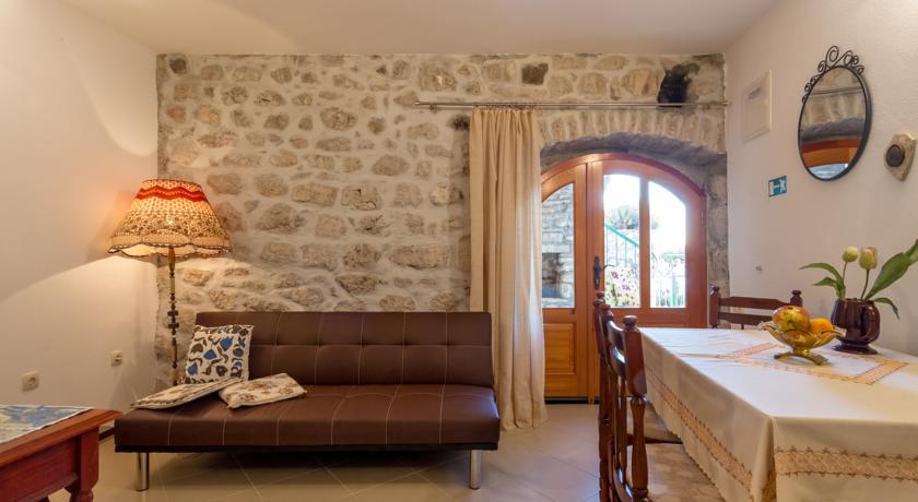 Renovated Old Stone House * Lokva Rogoznica