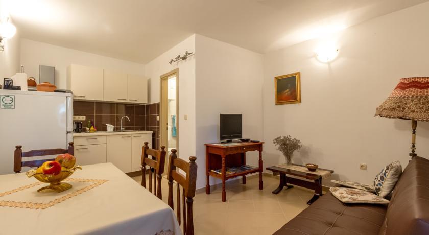 Renovated Old Stone House Apartman *