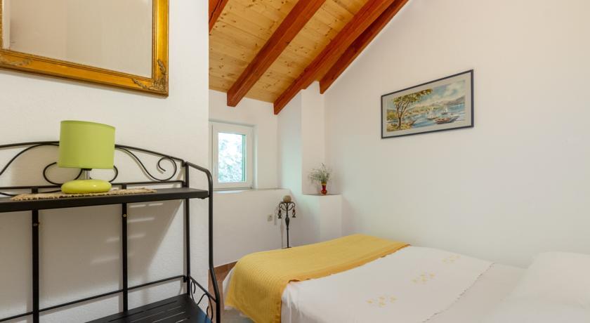 Apartman Renovated Old Stone House Lokva Rogoznica