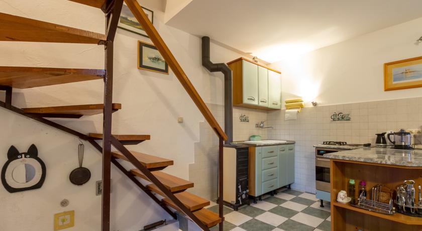 Apartman Renovated Old Stone House *